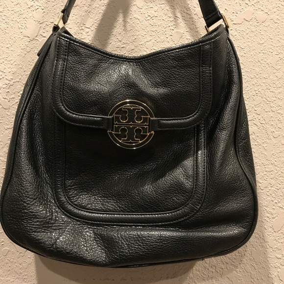 Tory Burch - Amanda Hobo in Black leather - Picture 1 of 4